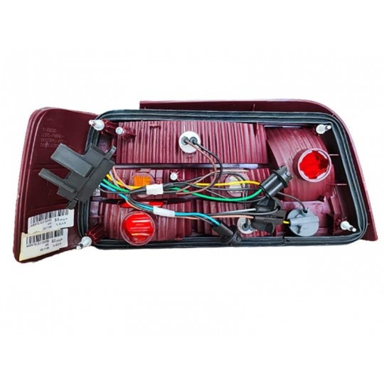 چراغ خطر عقب راست با سوکت گروه پژوهش صنعت مدرن مناسب برای پژو 405 SLX